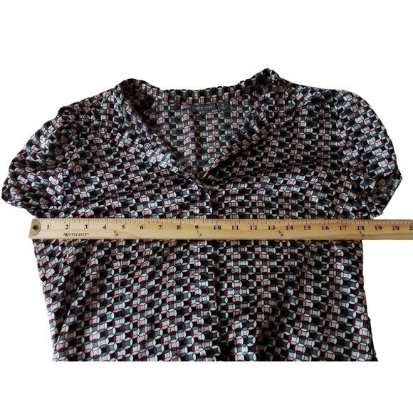 Women's Apt 9 Y2K Silky Short Sleeve Geometric Blouse/Top Size Medium - Picture 15 of 15